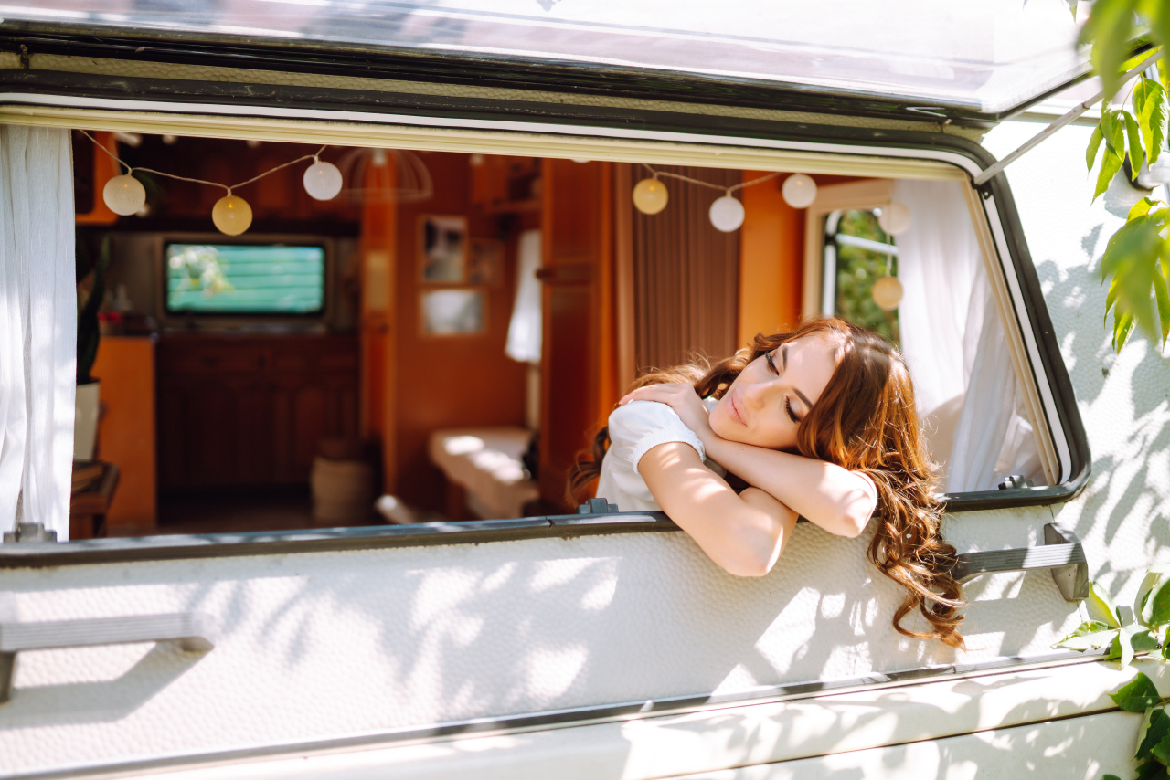Pomysł na Biznes: Mobilny Salon Kosmetyczny w Kamperze – Jak Zacząć i Jakie Są Koszty